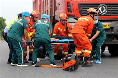 梁子湖区九龙道路救援